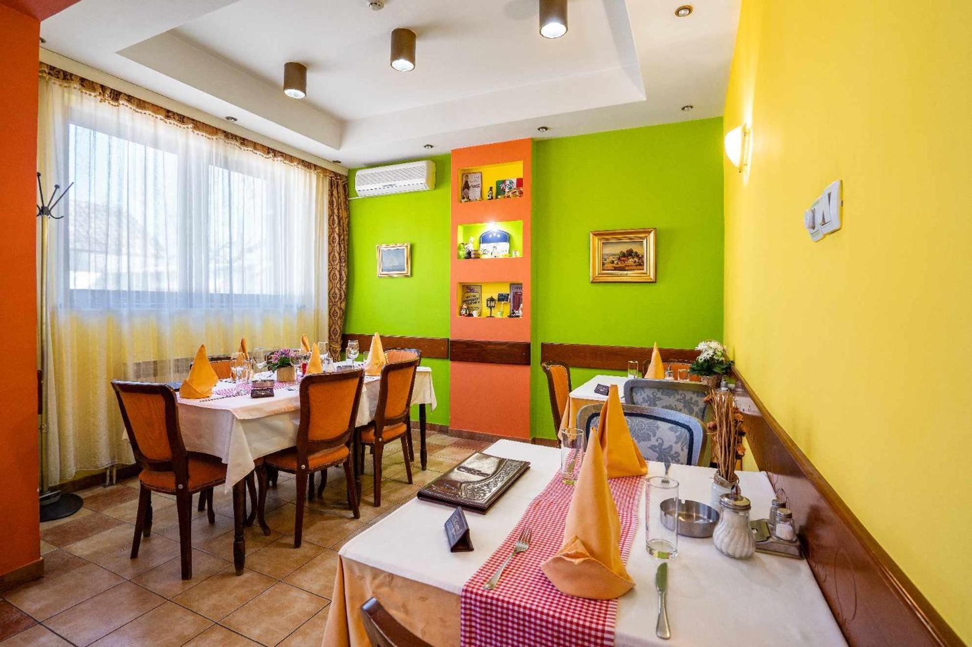 Hotel Vila Sunce Stara Pazova Buitenkant foto