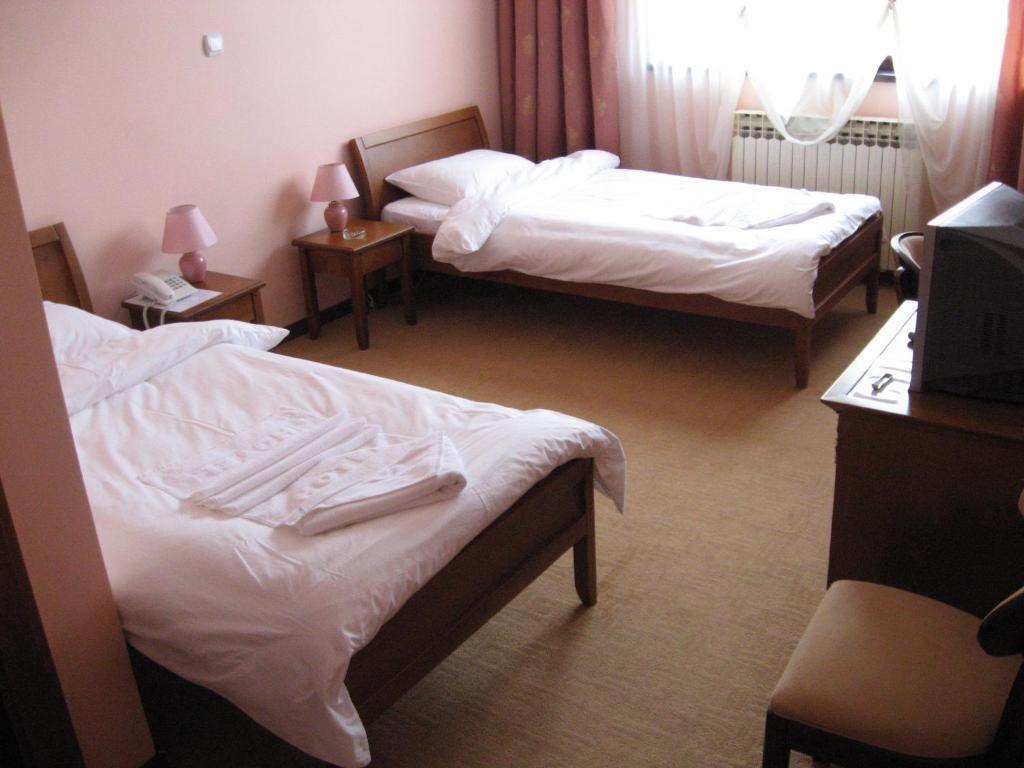 Hotel Vila Sunce Stara Pazova Kamer foto